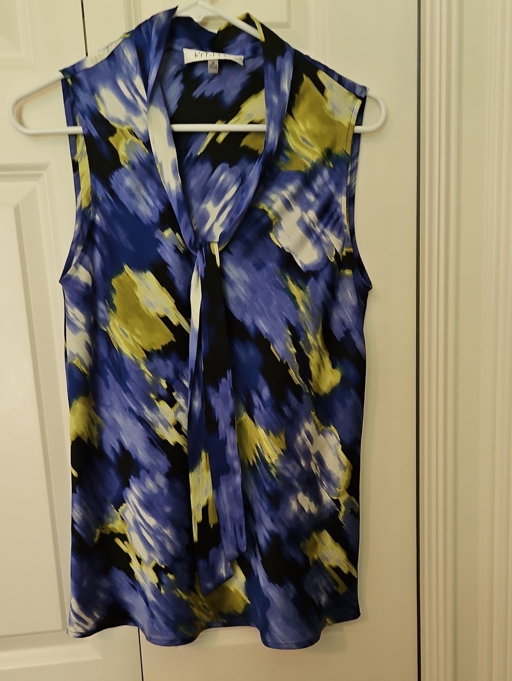 Kasper Blue and Chartreuse Abstract Tie-Neck Sleeveless Blouse NWOT